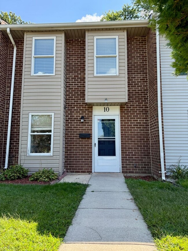 property at 10 Sunny Bend