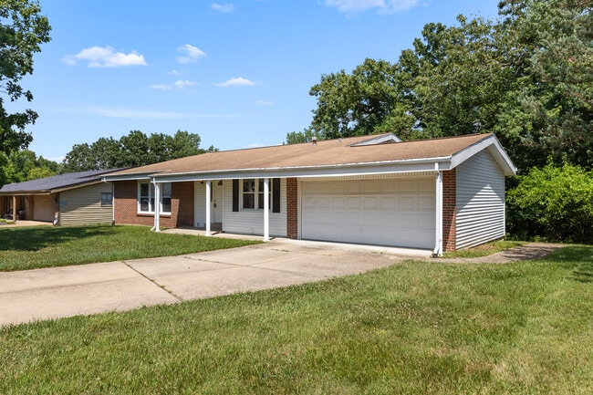 6930 Birdie Ln in St. Louis, MO - Building Photo - Building Photo