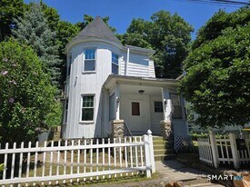 86 Bidwell St in Waterbury, CT - Building Photo