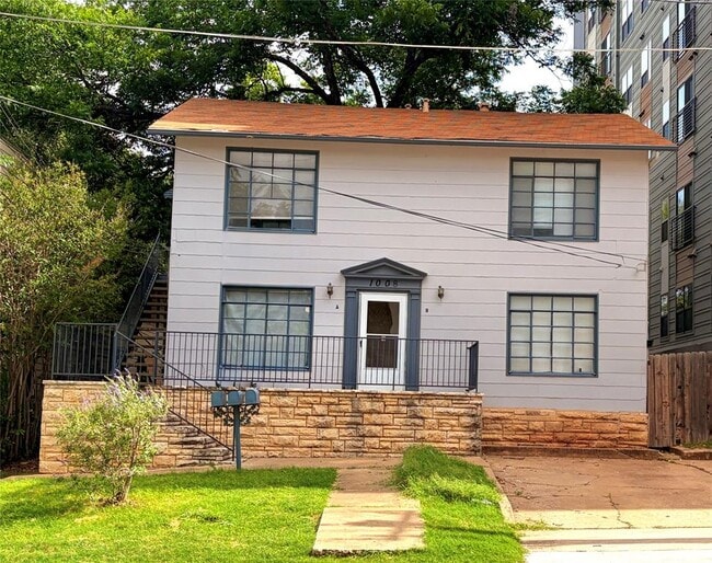 property at 1008 W 25th St