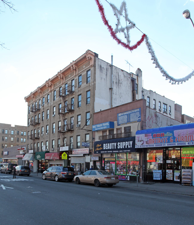 744-748 E Tremont Ave in Bronx, NY - Building Photo - Building Photo