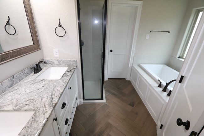 150 Harbour Town Cir in Montgomery, TX - Building Photo - Building Photo