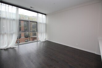 1540 W Fullerton Ave in Chicago, IL - Building Photo - Building Photo