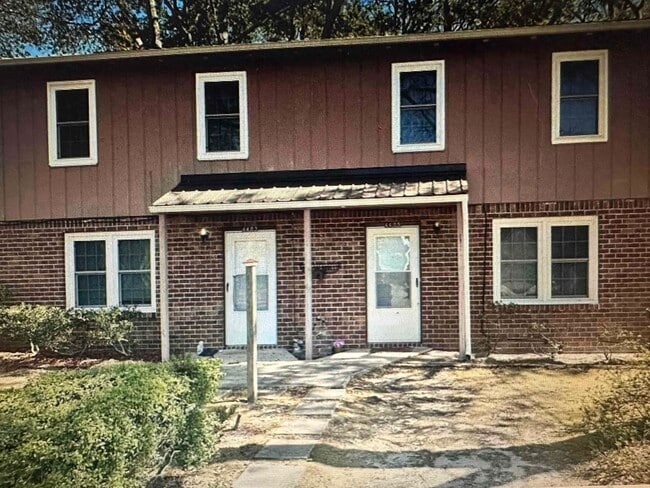 property at 4405 Lakeside Dr