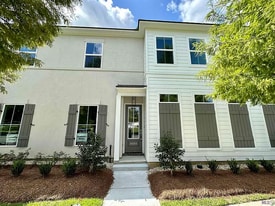 10144 The Grove Ave in Baton Rouge, LA - Building Photo
