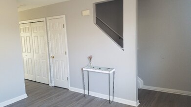 650 S Main St-Unit -Unit 5 in Mooresville, SC - Building Photo - Building Photo