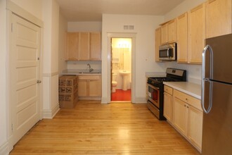 1935 W Berenice Ave, Unit G04C in Chicago, IL - Building Photo - Building Photo