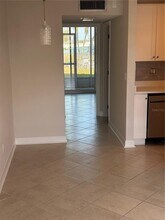 7401 Bay Island Dr S in South Pasadena, FL - Building Photo - Building Photo