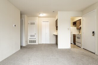 Scarborough Lake Apartments in Indianapolis, IN - Foto de edificio - Building Photo