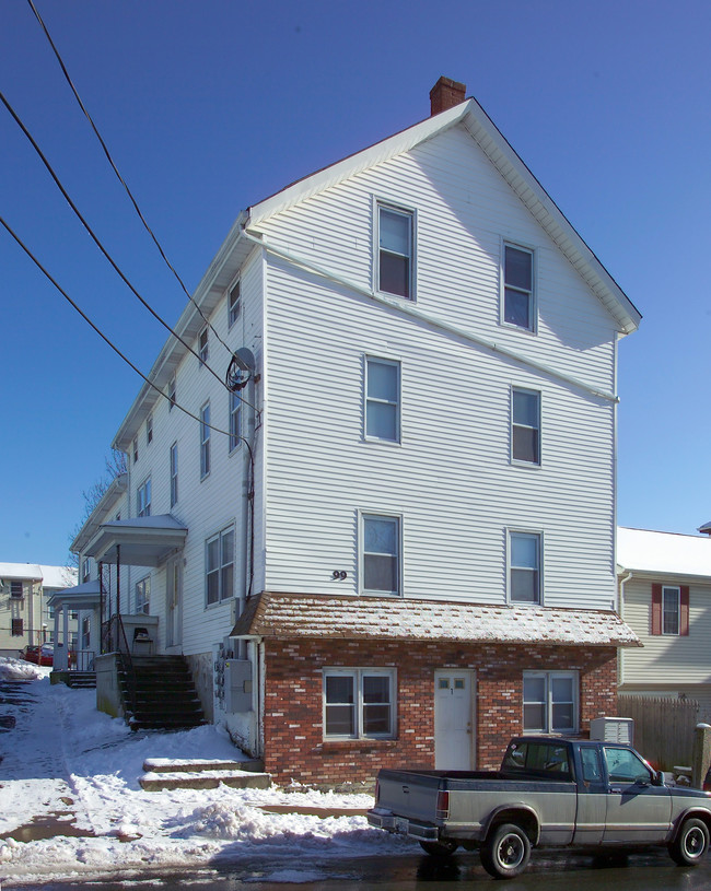 99 Tremont St in Fall River, MA - Foto de edificio - Building Photo