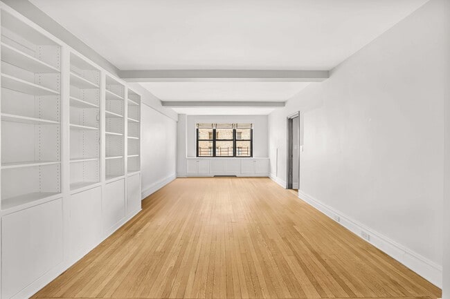 240 E 79th St in New York, NY - Building Photo - Building Photo