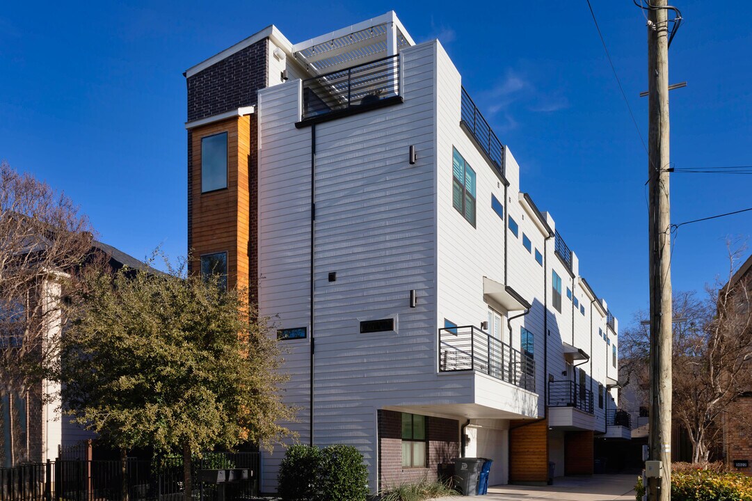5026 Manett St in Dallas, TX - Foto de edificio