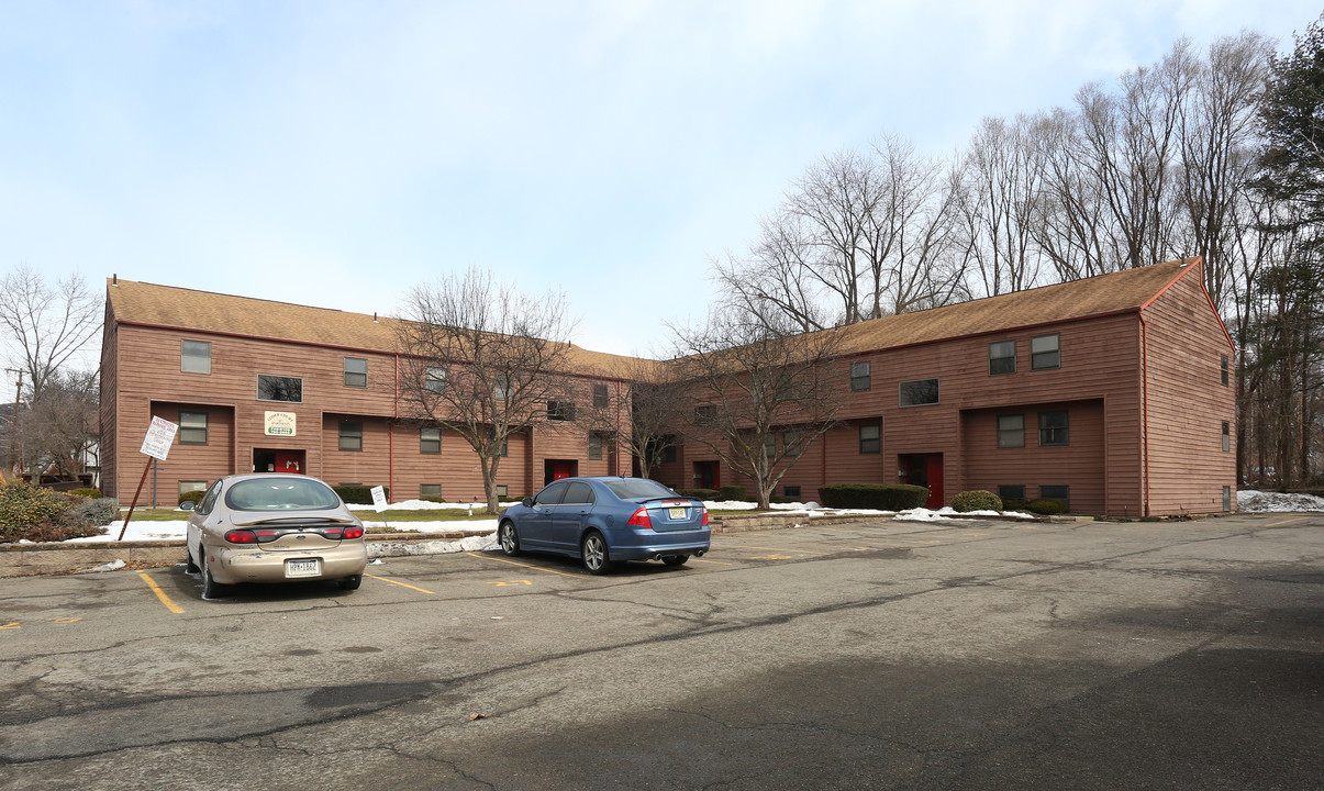 Loder Court in Endicott, NY - Building Photo