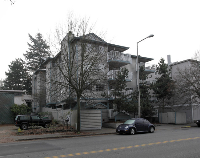 12014 NE 15th Ave in Seattle, WA - Foto de edificio - Building Photo