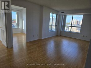 3 Ellesmere St in Richmond Hill, ON - Building Photo - Building Photo