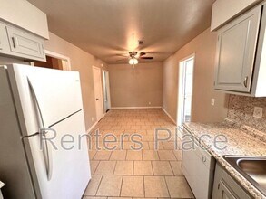 12324 E 25th St in Tulsa, OK - Foto de edificio - Building Photo