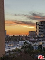 4337 Marina City Dr in Marina Del Rey, CA - Building Photo