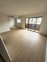 15020 Burbank Blvd, Unit Unit 101 in Los Angeles, CA - Building Photo