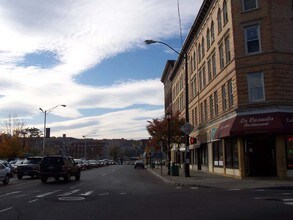 Towerview Apartments in Waterbury, CT - Building Photo - Building Photo