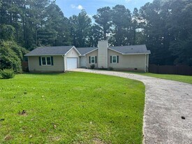 625 Locust Rd in Locust Grove, GA - Building Photo