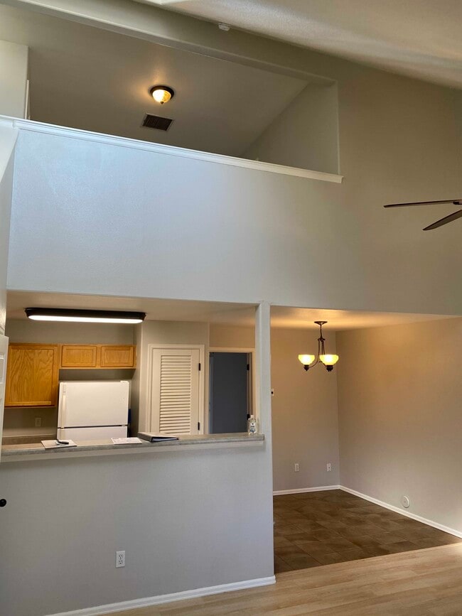 property at 385 Sunnyside Cir