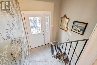 249 Hodgson Dr in Newmarket, ON - Building Photo - Building Photo