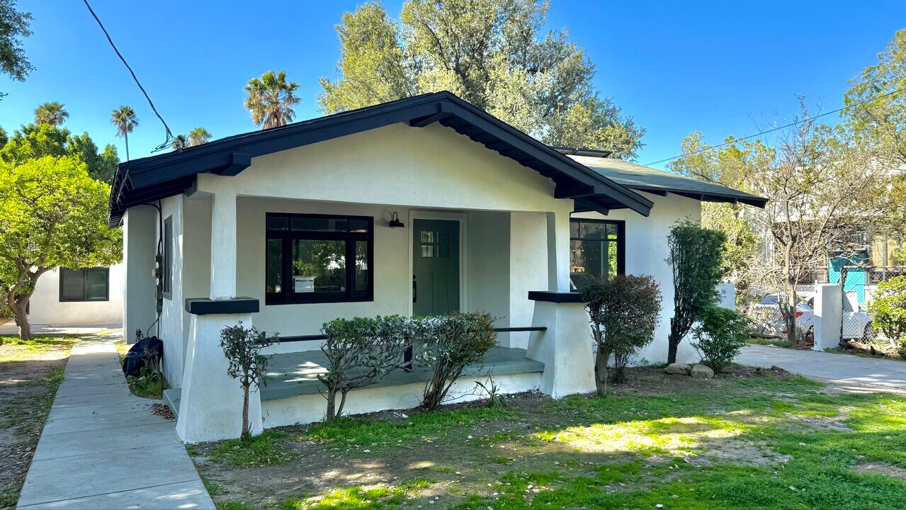 490 Palisade St in Pasadena, CA - Building Photo