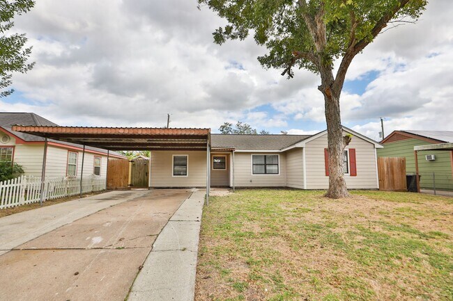 property at 718 Champs St