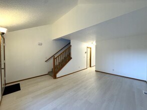 4534 SW Pasadena St in Portland, OR - Building Photo - Building Photo