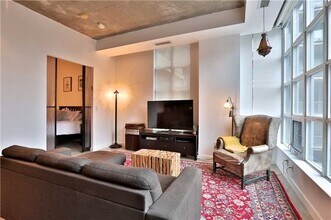 23-523 Brant St in Toronto, ON - Building Photo - Building Photo