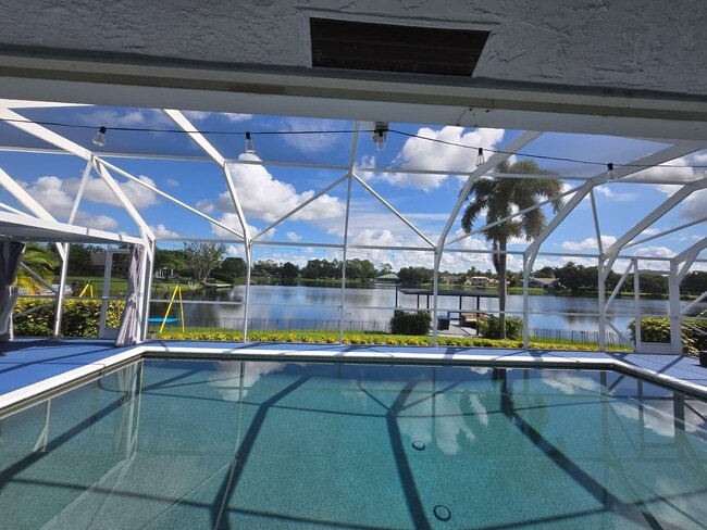 13646 Callington Dr in Wellington, FL - Building Photo - Building Photo