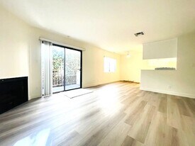 112 S St Andrews Pl, Unit 4 in Los Angeles, CA - Building Photo