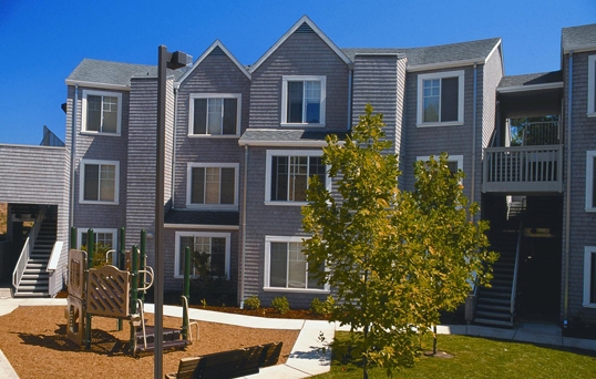 Alto Station Apartments in Mill Valley, CA - Building Photo