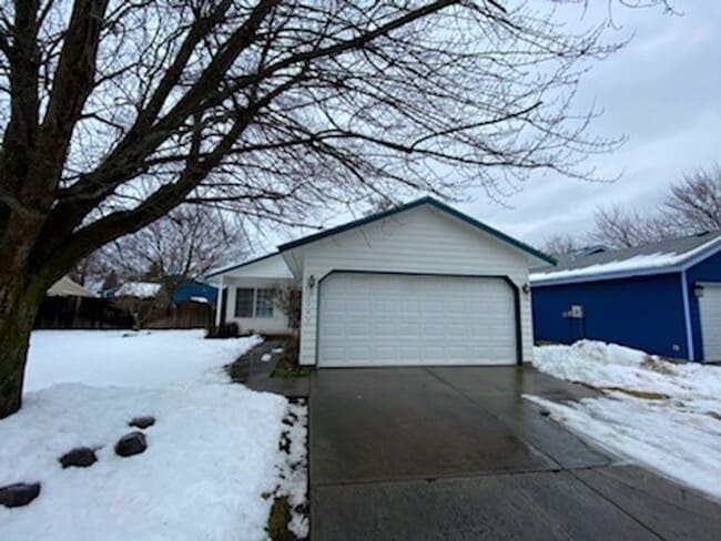 property at 1747 W Marigold Ct