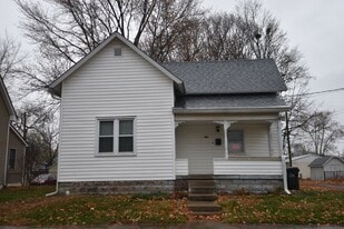 604 W 5th St in Greenfield, IN - Building Photo