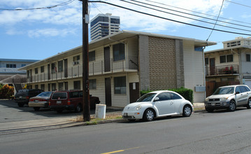 915 Wiliwili St in Honolulu, HI - Building Photo - Building Photo