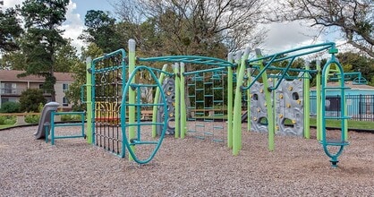 Sparrows Point Townhomes and Apartments in Virginia Beach, VA - Building Photo - Building Photo