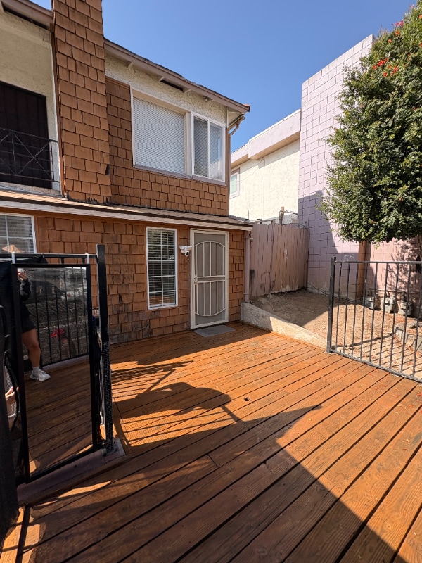 4966 Baltimore Dr in La Mesa, CA - Foto de edificio - Building Photo