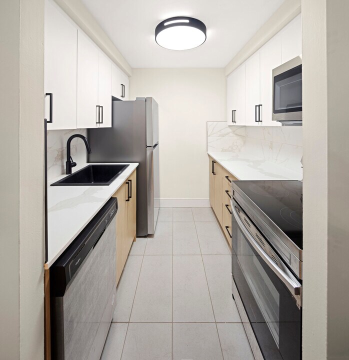 75 Old Chicopee Drive in Kitchener, ON - Building Photo