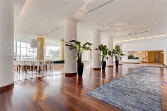 5161 Collins Ave, Unit 516 in Miami Beach, FL - Building Photo - Building Photo