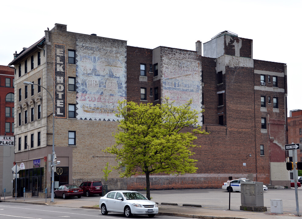 Elk Place in Rochester, NY - Building Photo