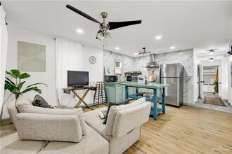 600 E Bell Ave in Pharr, TX - Foto de edificio - Building Photo