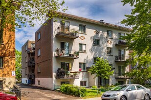 6419 Villeneuve Rue in Montreal Nord, QC - Building Photo