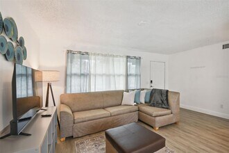 1024 Manor Dr in Orlando, FL - Building Photo - Building Photo