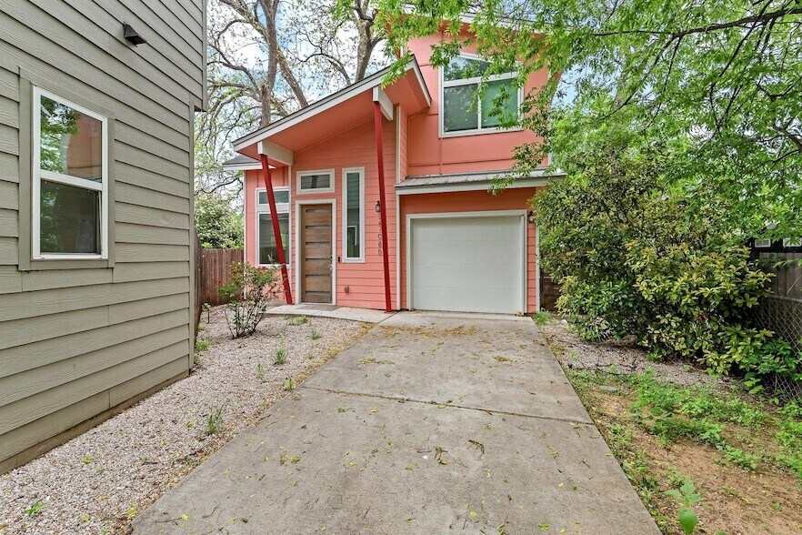 2708 Willow St in Austin, TX - Building Photo