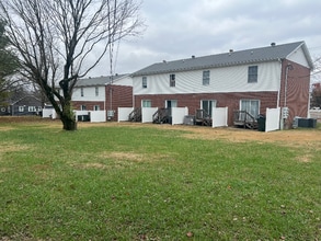 243 W Smith St in Gallatin, TN - Building Photo - Building Photo