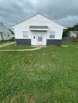 6226 East 21st St in Indianapolis, IN - Building Photo