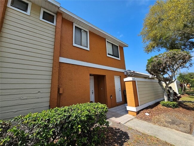 44 Silver Falls Cir in Kissimmee, FL - Building Photo - Building Photo