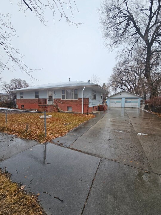 808 Holcomb Ave in Rapid City, SD - Building Photo