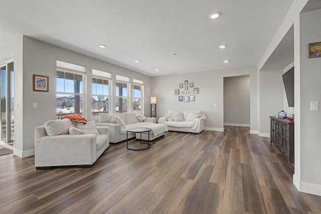 2102 Summerlin Ln in Longmont, CO - Building Photo - Building Photo